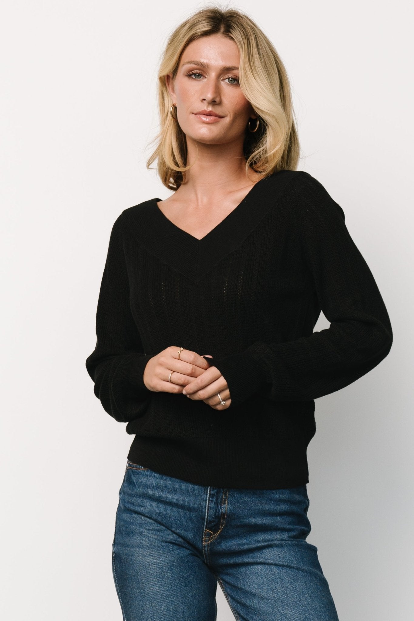 Ashby Chunky Knit V-Neck Sweater Top in Black