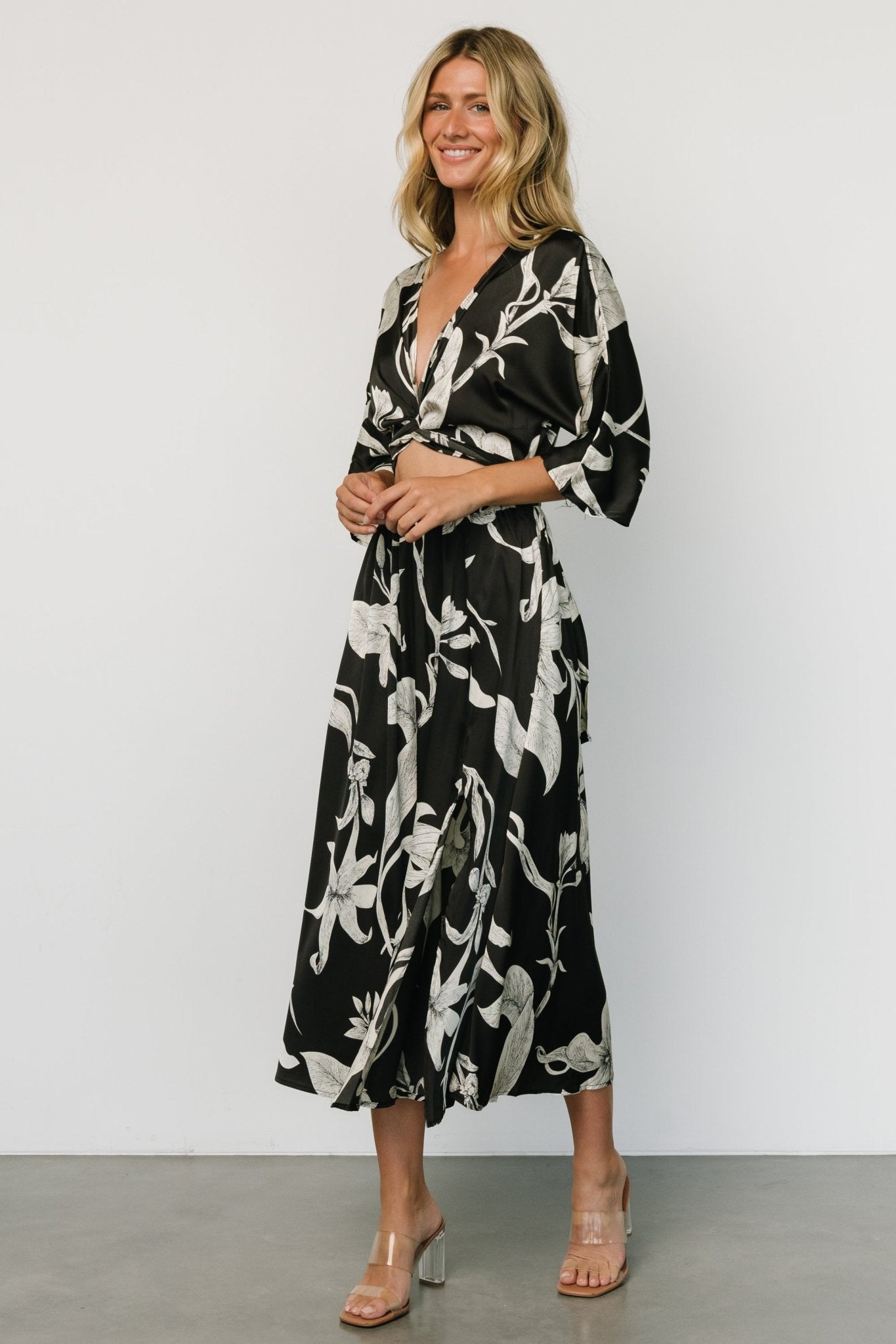 Black Floral Front Tie Dress with Kimono Sleeves – Avryll