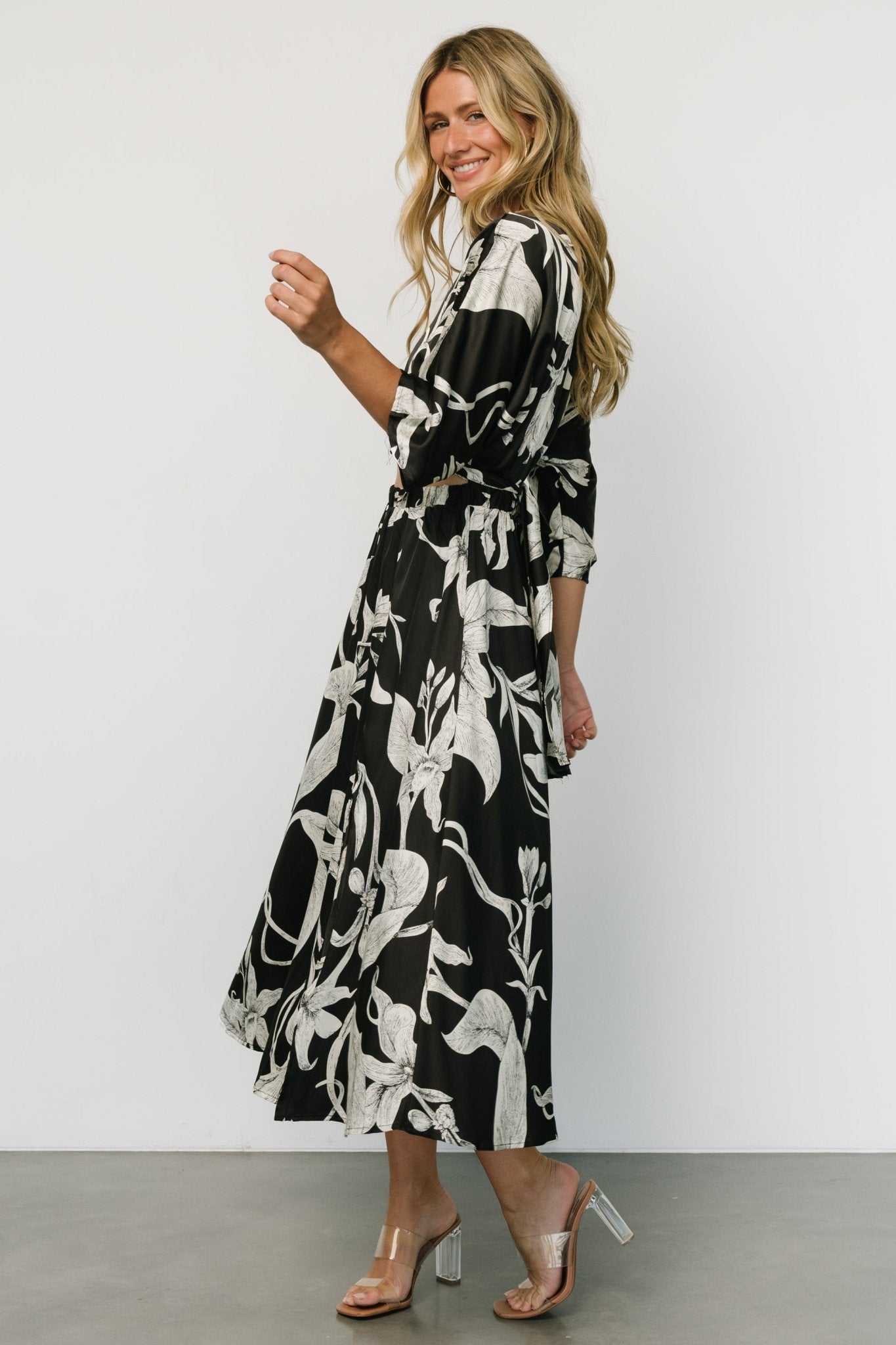 Black Floral Front Tie Dress with Kimono Sleeves – Avryll