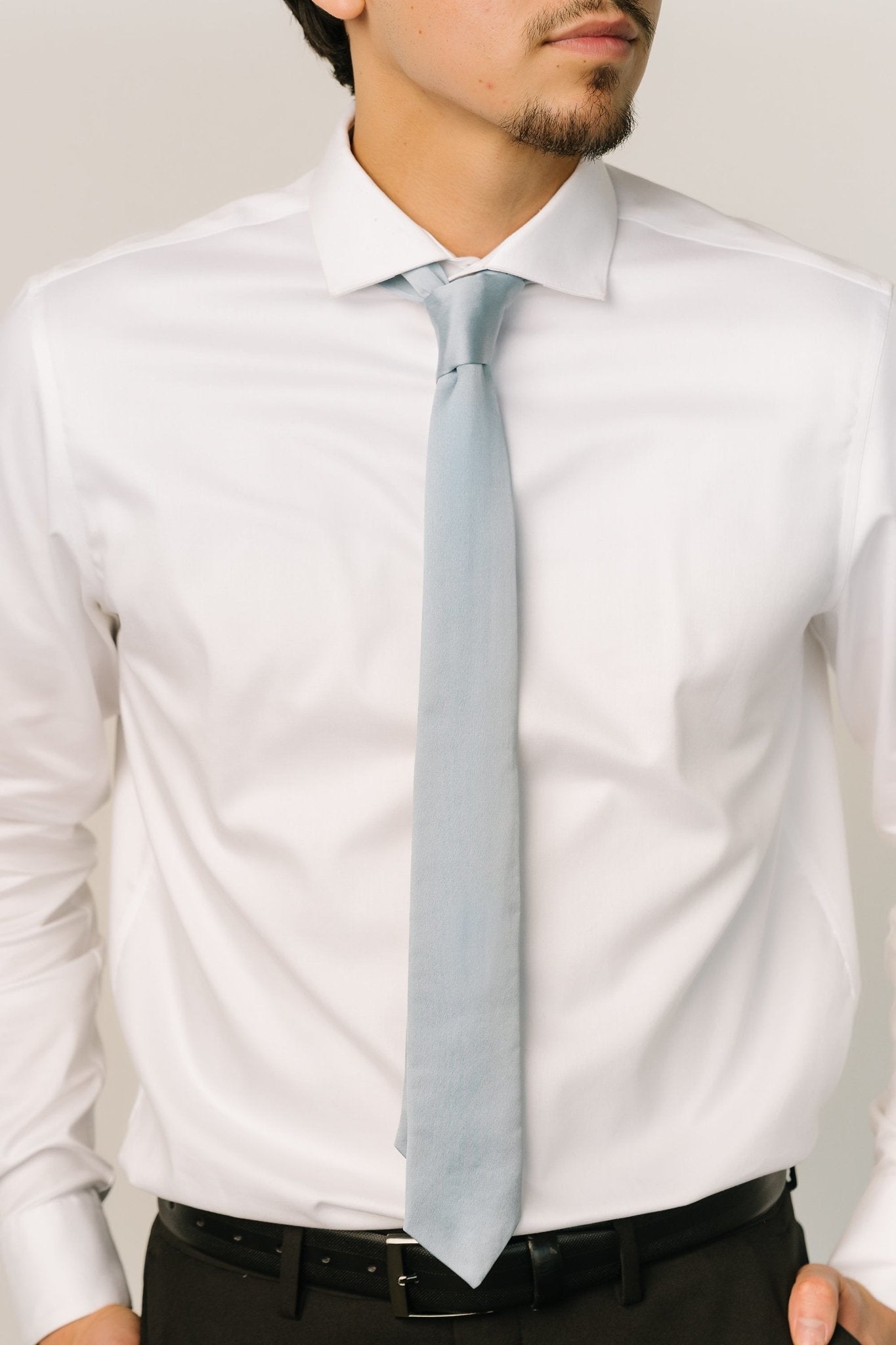 Light Blue Skinny Satin Tie – Classic Style for Men