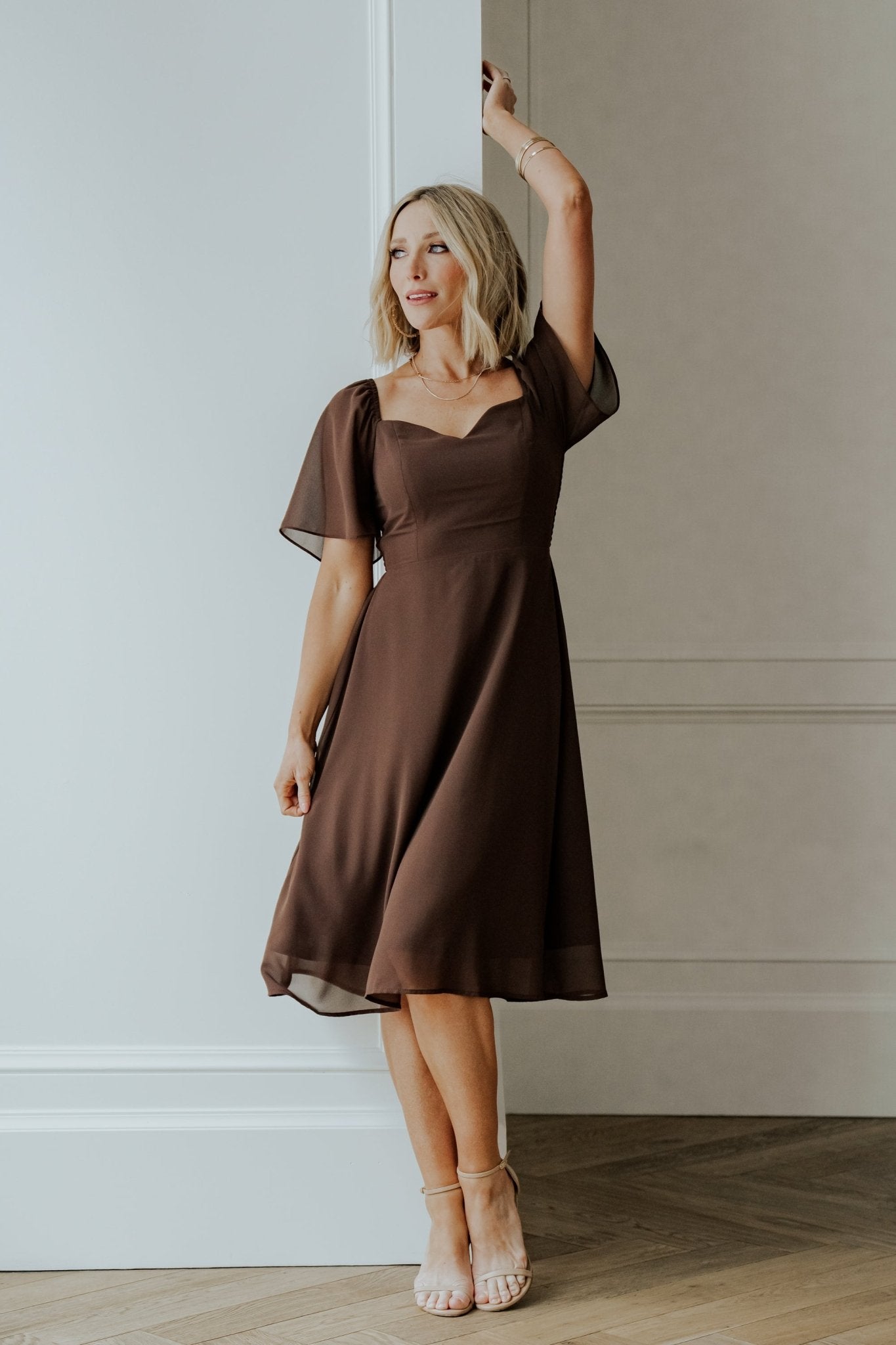 Baltic Born Sweetheart Neckline Chiffon Midi Dress in Espresso