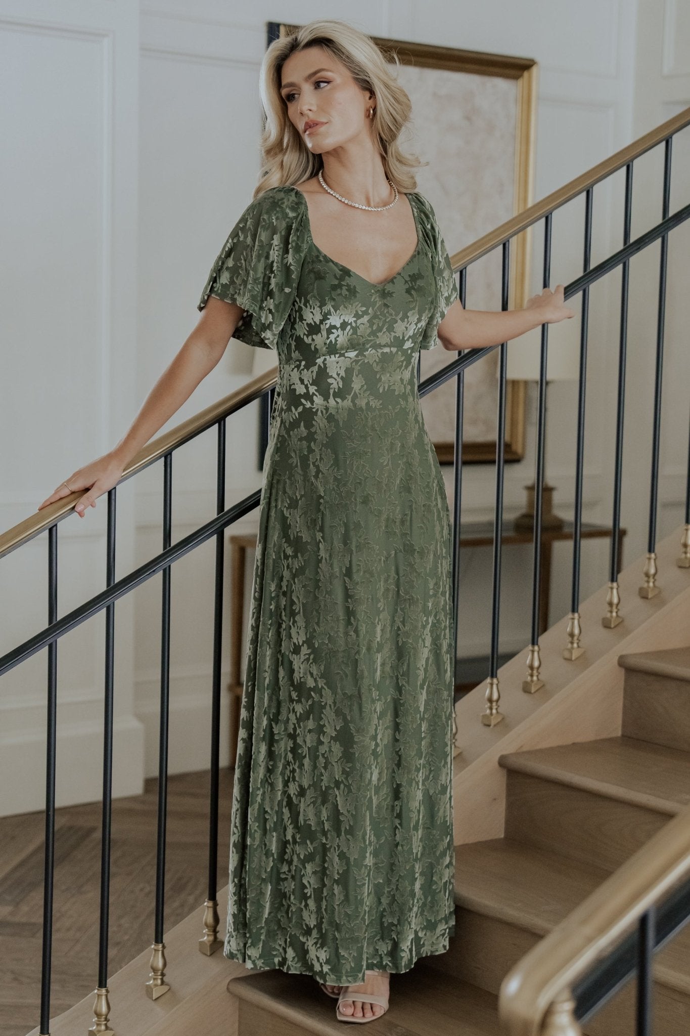 Everley Velvet Maxi Dress with Sweetheart Neckline - Dark Sage