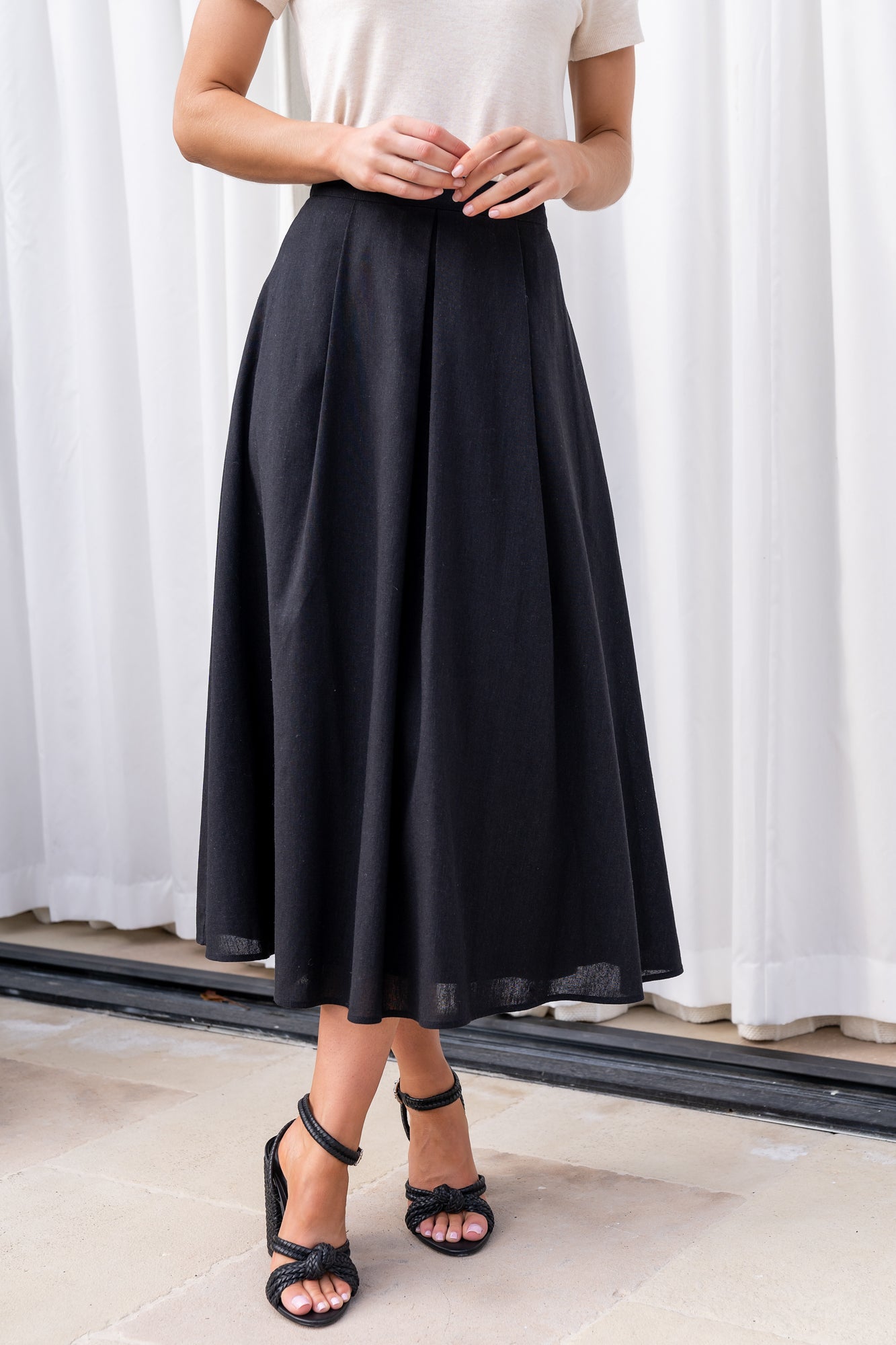 Black Pleated Midi Skirt by Katie – Linen High-Waist with Pockets