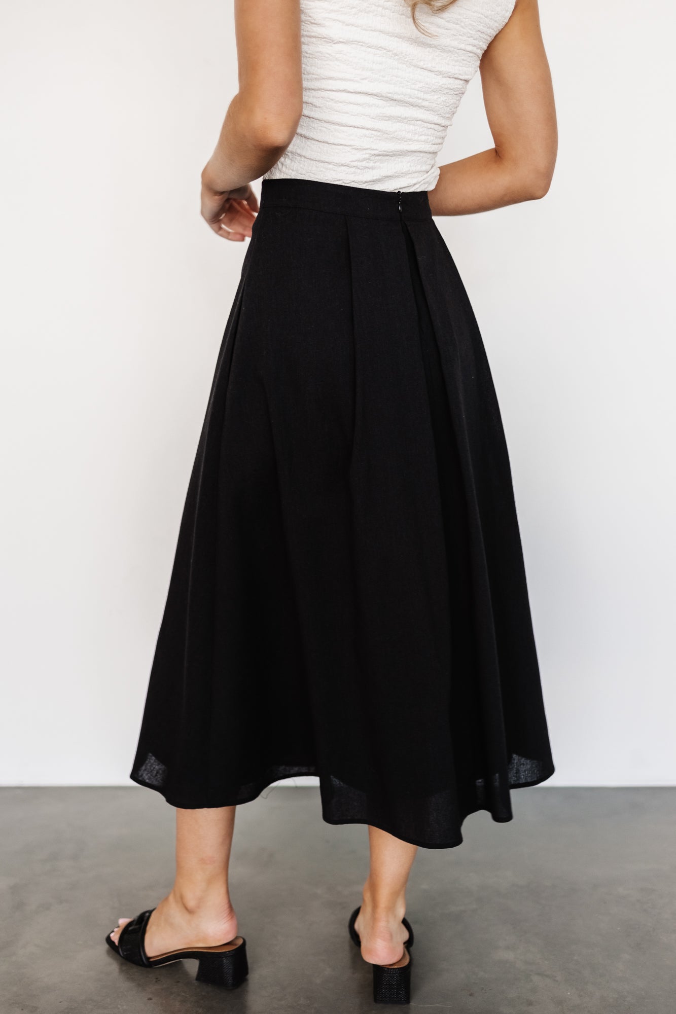 Black Pleated Midi Skirt by Katie – Linen High-Waist with Pockets